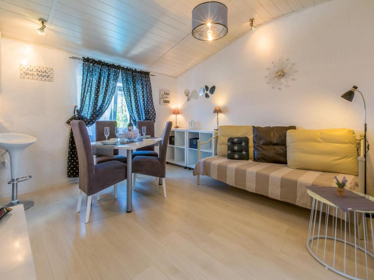 Apartments Susanne Novi Vinodolski Kültér fotó